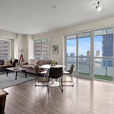 Globalstay Modern Downtown Apartment โตรอนโต ภายนอก รูปภาพ
