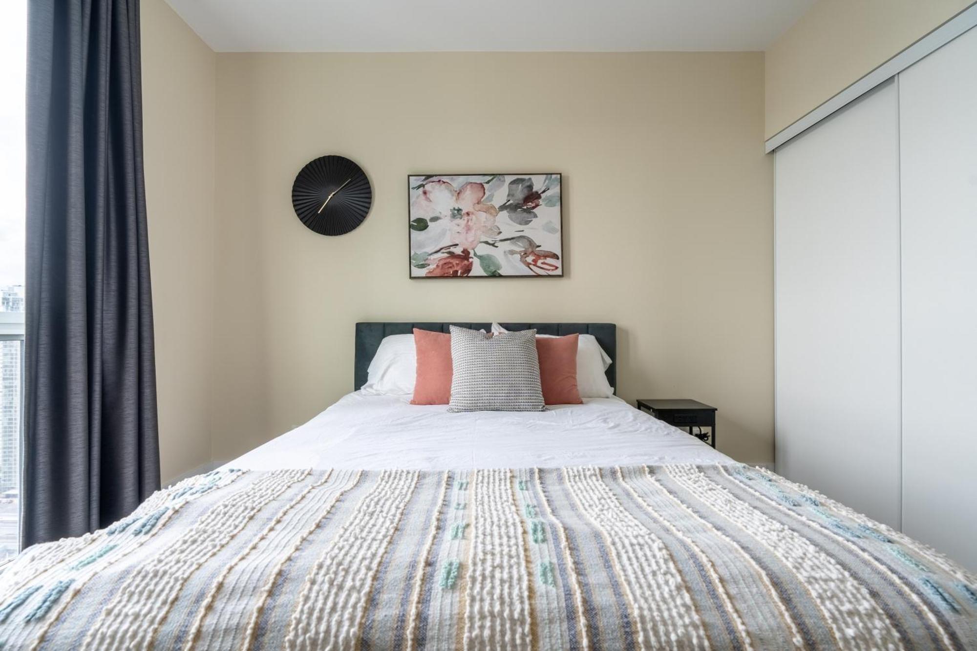 Globalstay Modern Downtown Apartment โตรอนโต ภายนอก รูปภาพ