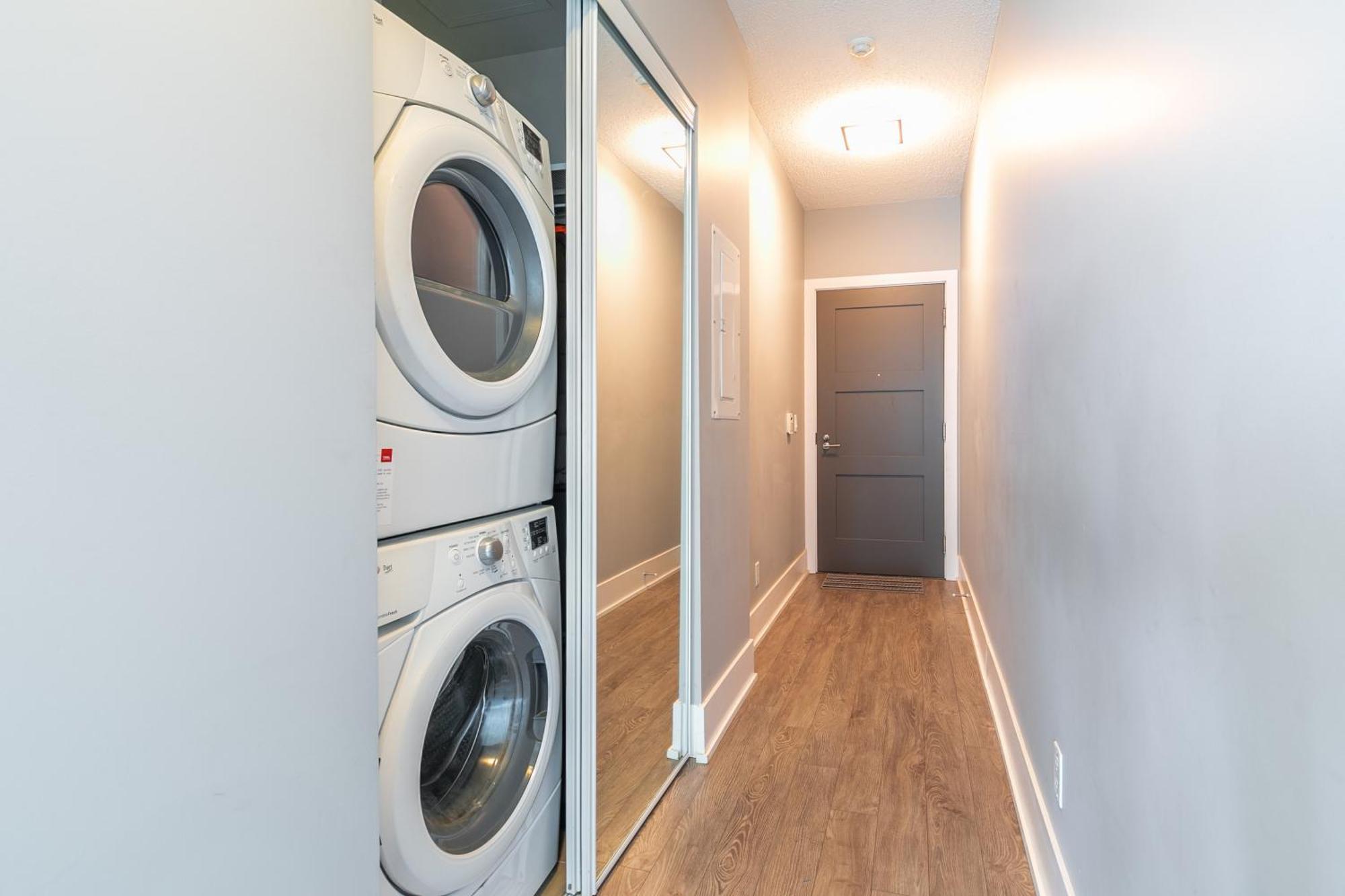 Globalstay Modern Downtown Apartment โตรอนโต ภายนอก รูปภาพ