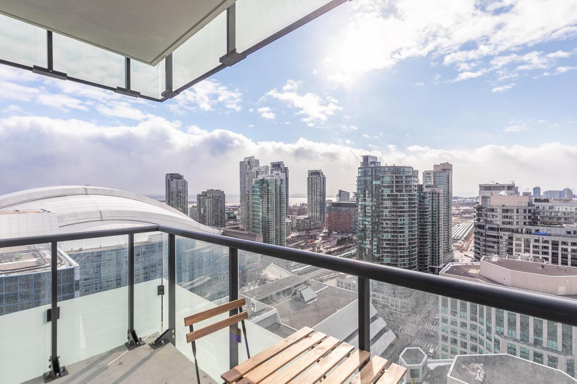 Globalstay Modern Downtown Apartment โตรอนโต ภายนอก รูปภาพ