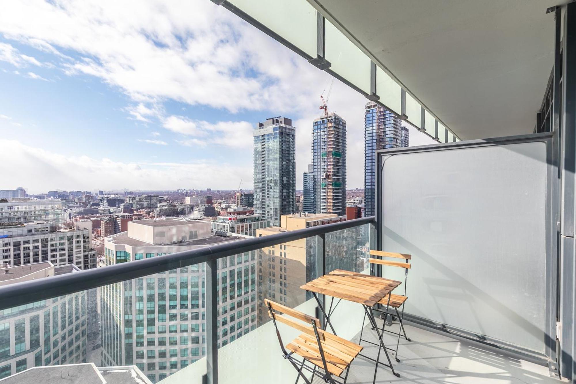 Globalstay Modern Downtown Apartment โตรอนโต ภายนอก รูปภาพ