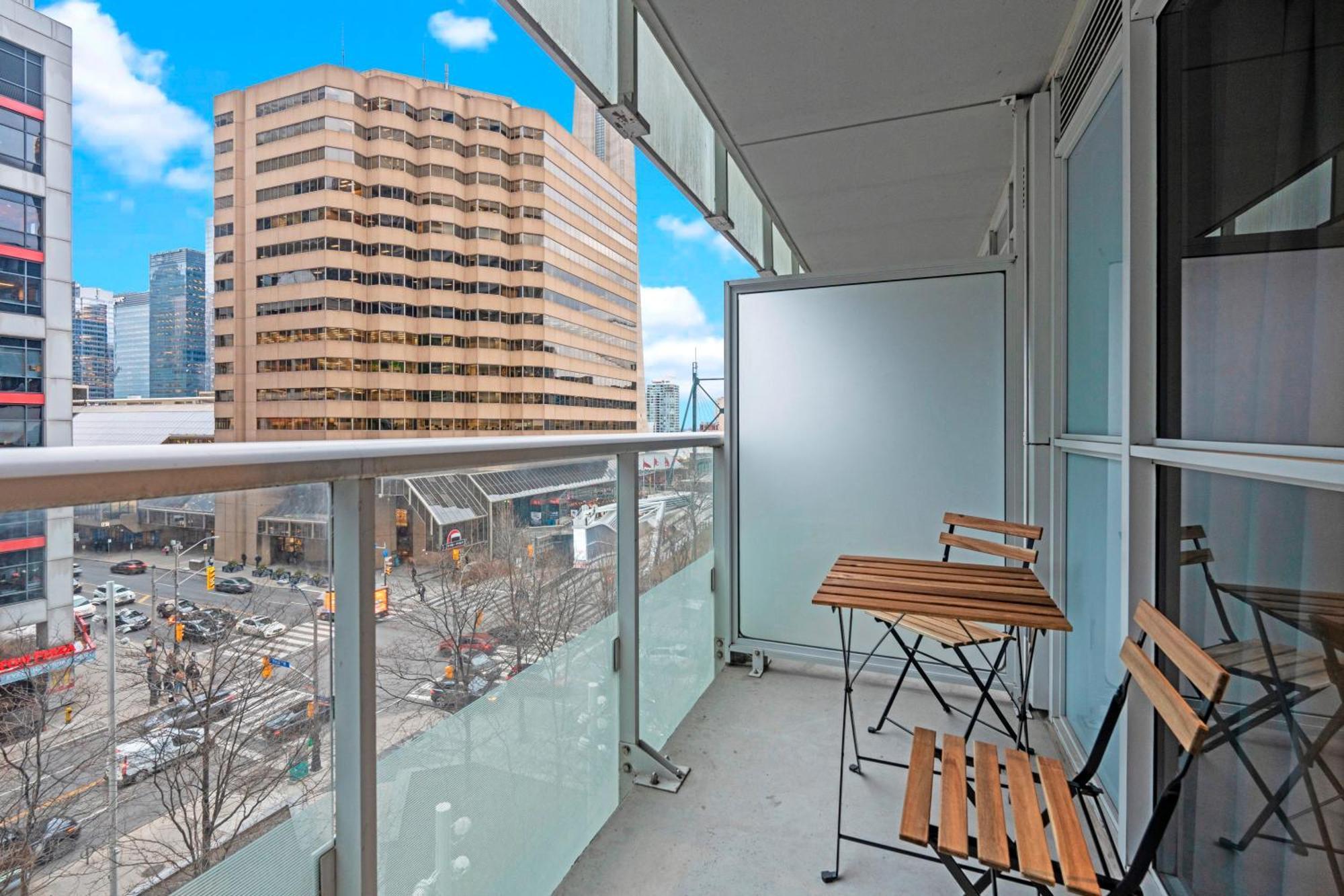 Globalstay Modern Downtown Apartment โตรอนโต ภายนอก รูปภาพ