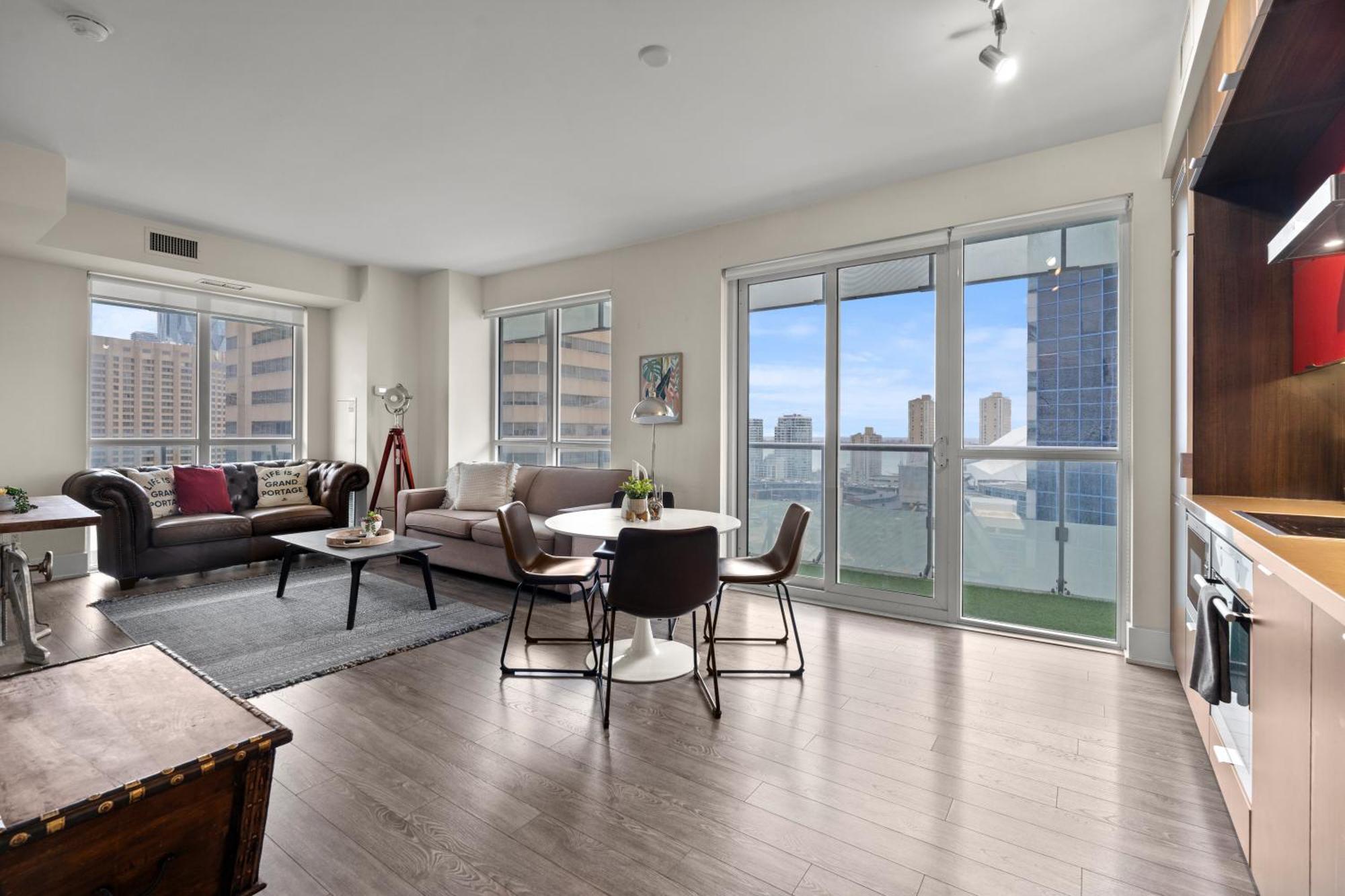 Globalstay Modern Downtown Apartment โตรอนโต ภายนอก รูปภาพ