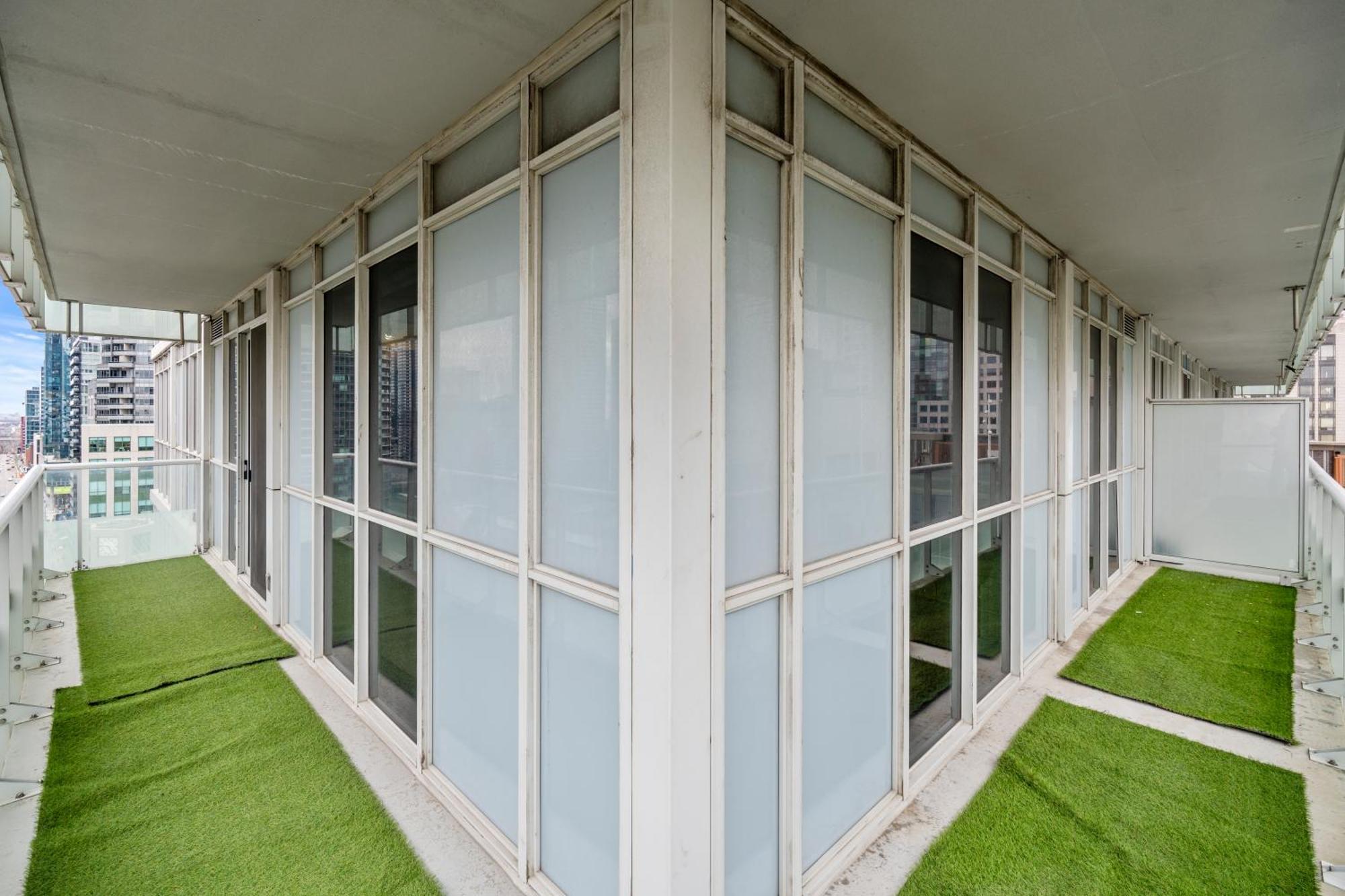 Globalstay Modern Downtown Apartment โตรอนโต ภายนอก รูปภาพ